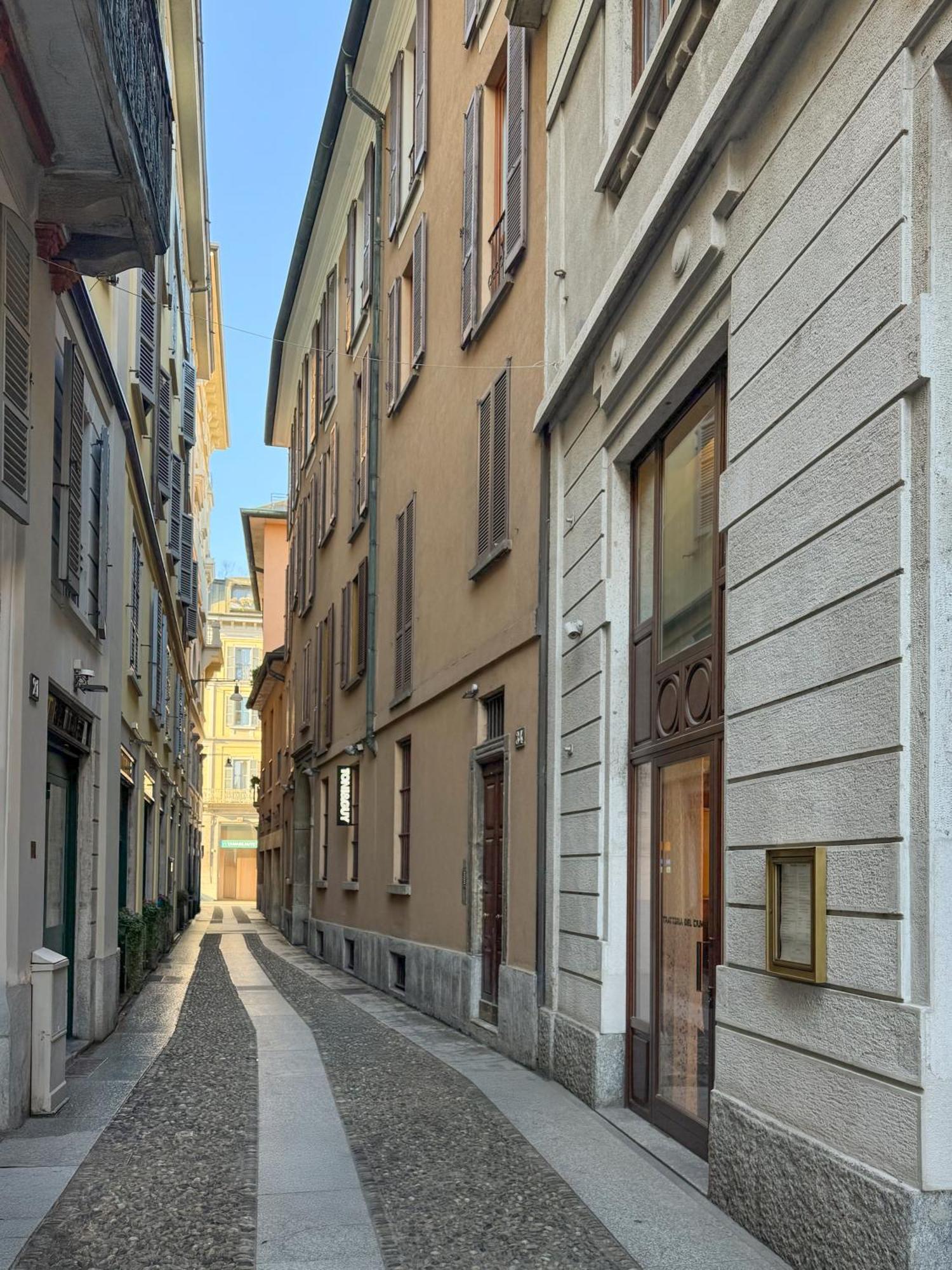 Flower Apartment - New Bright Home In Brera, Milan