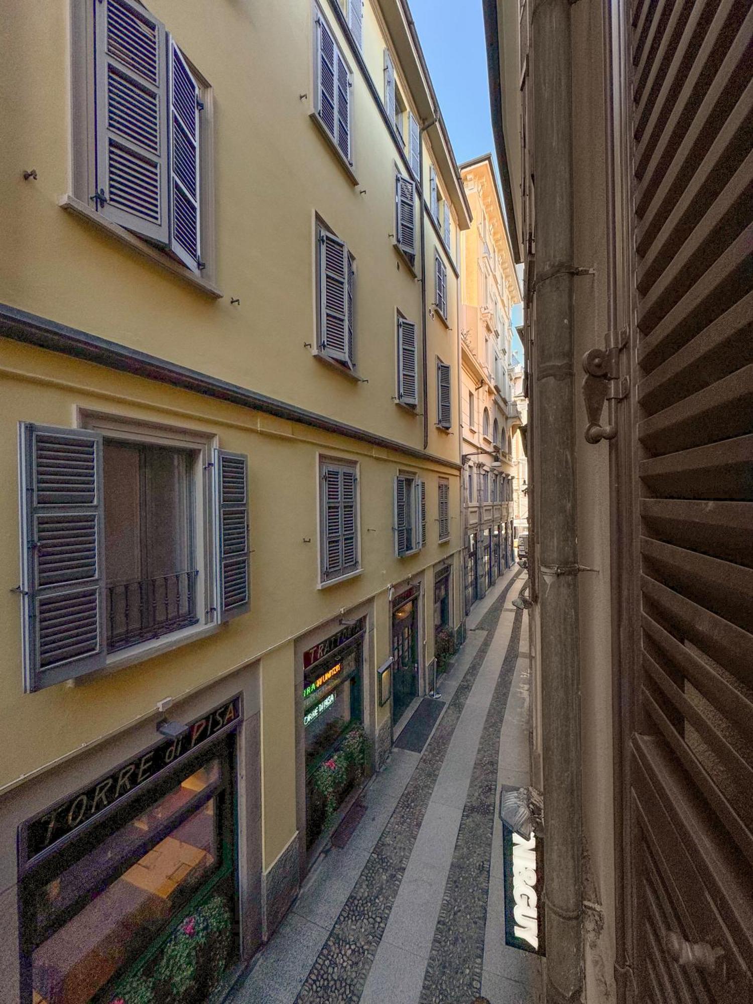 Flower Apartment - New Bright Home In Brera — Photos 1